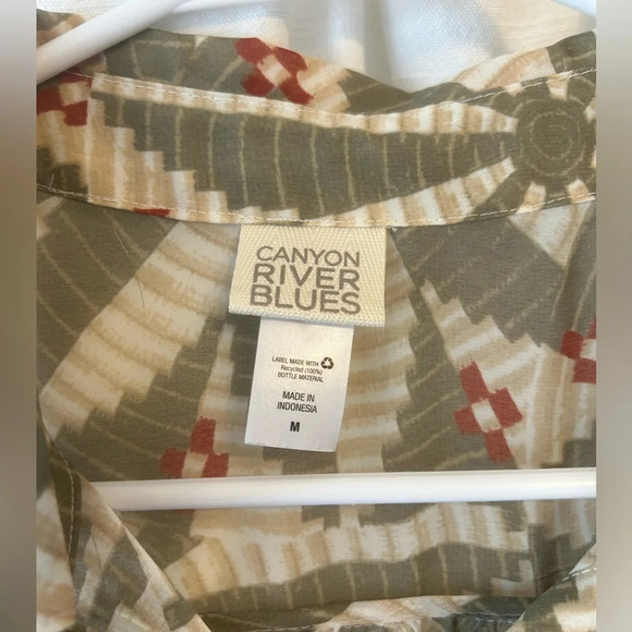 Canyon river blues sheer sleeveless blouse size M - Picture 2 of 7